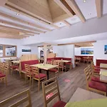 Familienhotel Central 3*
