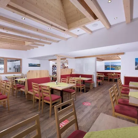 Familienhotel Central 3*