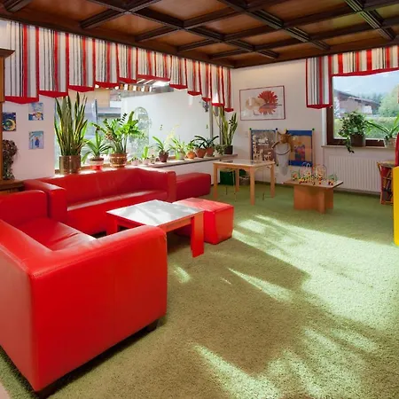 Familienhotel Central Otel Sankt Johann in Tirol