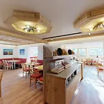 Familienhotel Central 3* 蒂罗的圣约翰